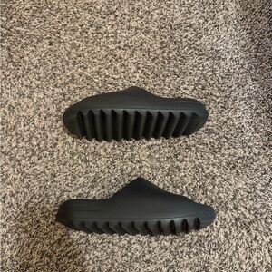 Men’s adidas Yeezy slide
